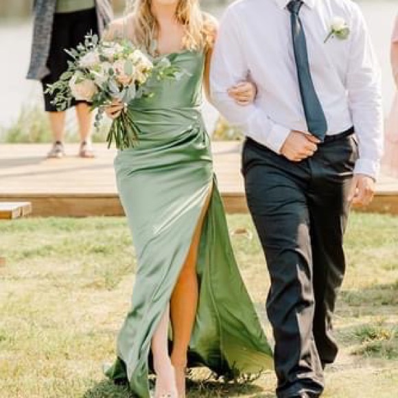 Moda Glam Penelope Dress in Sage Green for Bridesmaid/Prom/Homecoming — Size 2 - Picture 3 of 10